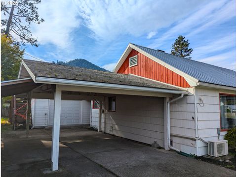 Tiny photo for 47564 School St, Oakridge, OR 97463 (MLS # 670702740)