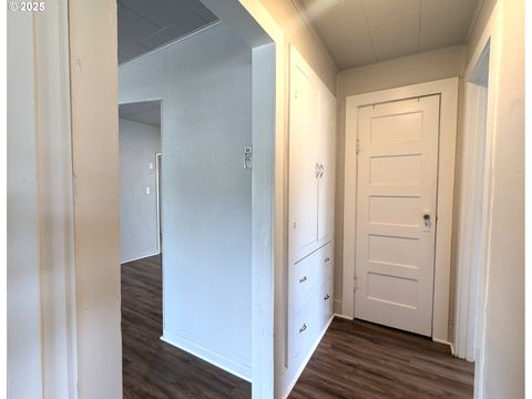 Tiny photo for 47564 School St, Oakridge, OR 97463 (MLS # 670702740)