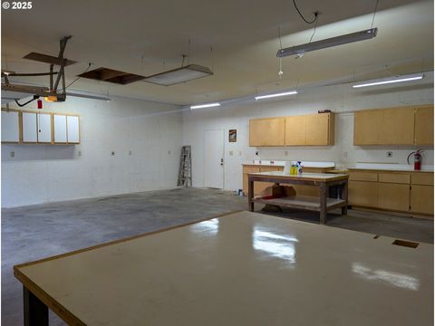 Tiny photo for 47564 School St, Oakridge, OR 97463 (MLS # 670702740)