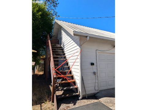 Tiny photo for 47564 School St, Oakridge, OR 97463 (MLS # 670702740)