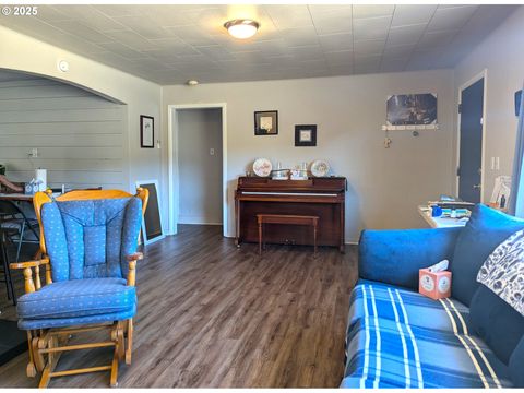 Tiny photo for 47564 School St, Oakridge, OR 97463 (MLS # 670702740)