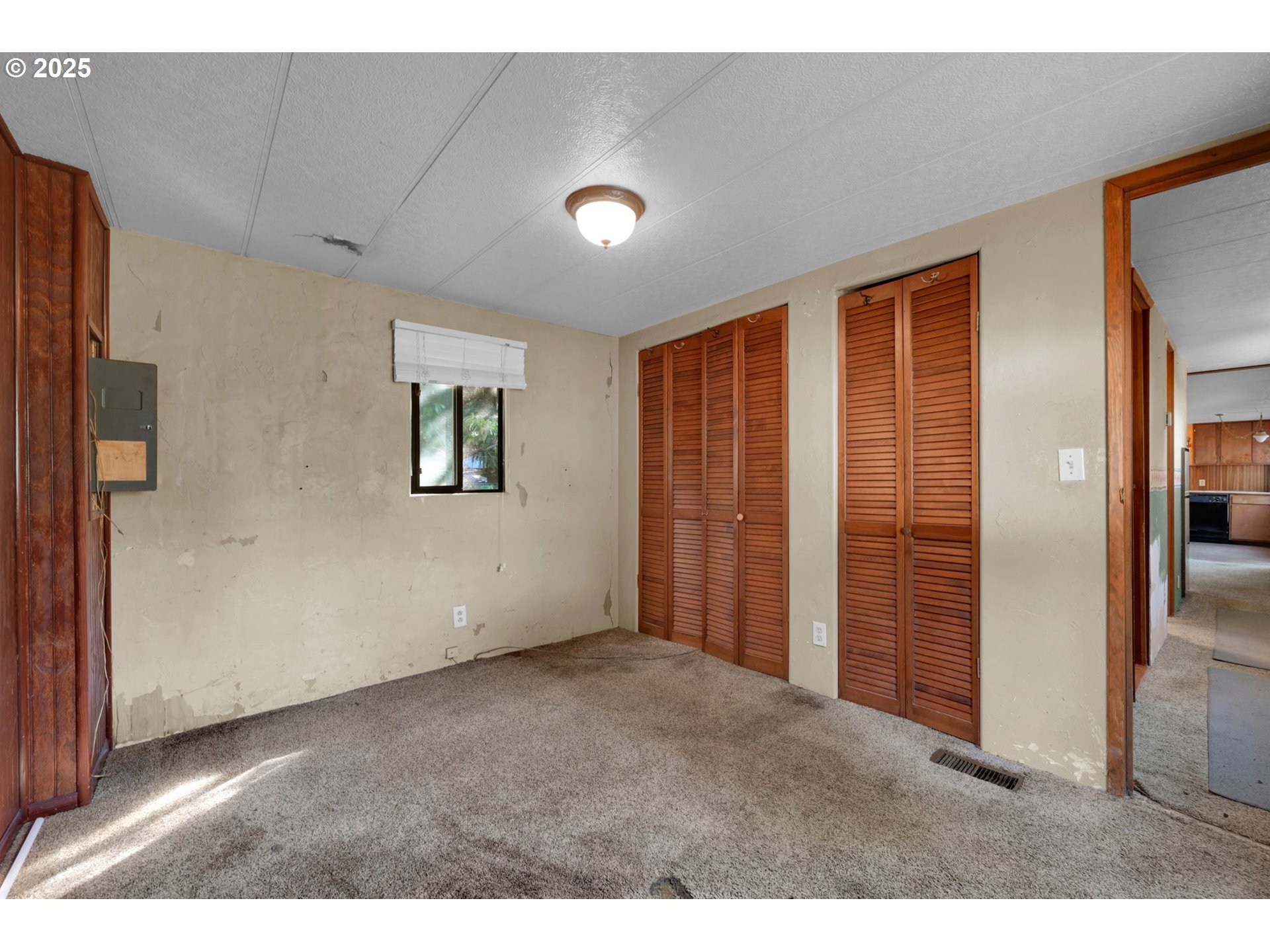 Eugene, Oregon 97403, United States, 1 Bedroom Bedrooms, ,1 BathroomBathrooms,Residential,Pending,200571