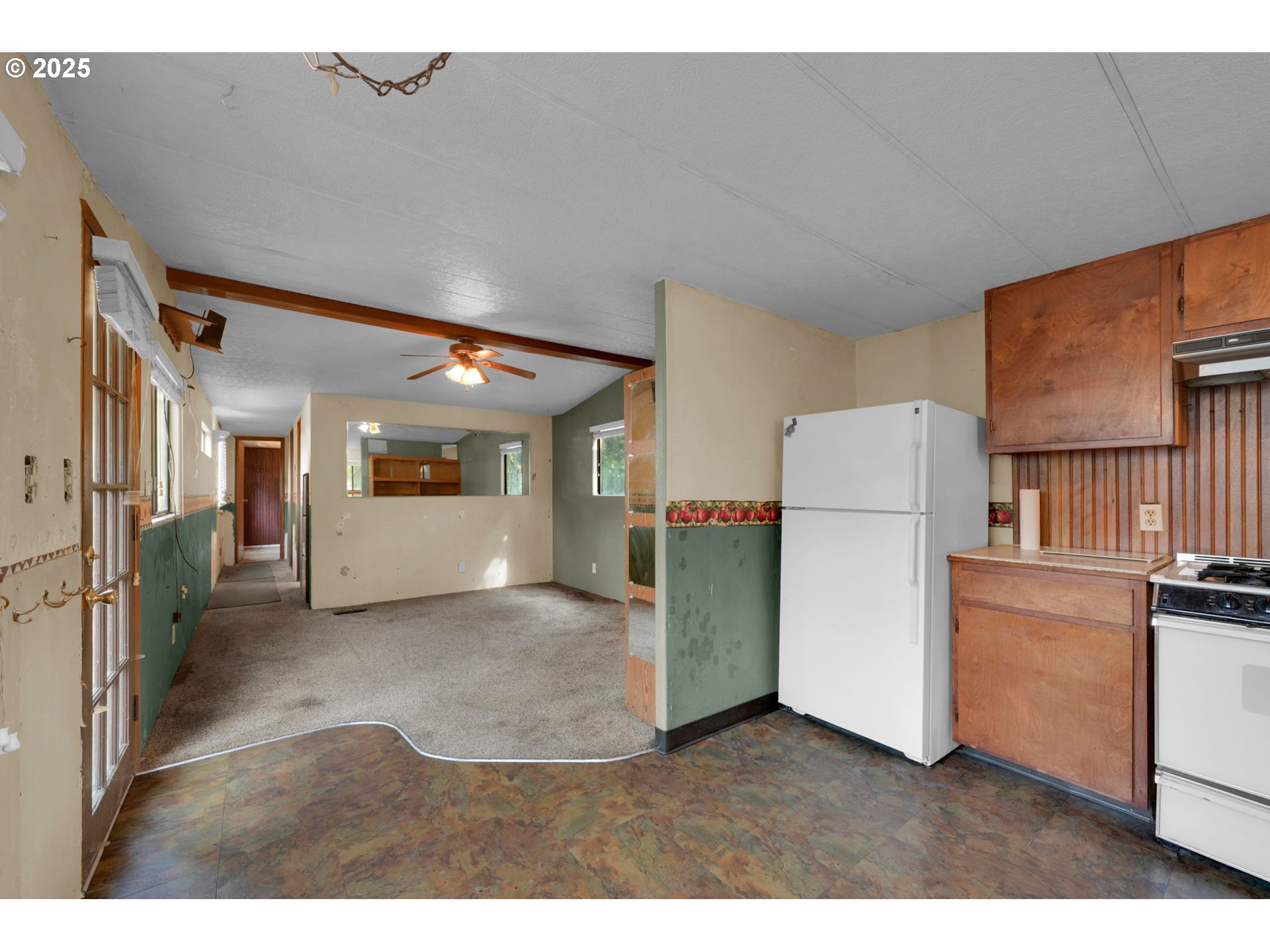 Eugene, Oregon 97403, United States, 1 Bedroom Bedrooms, ,1 BathroomBathrooms,Residential,Pending,200571