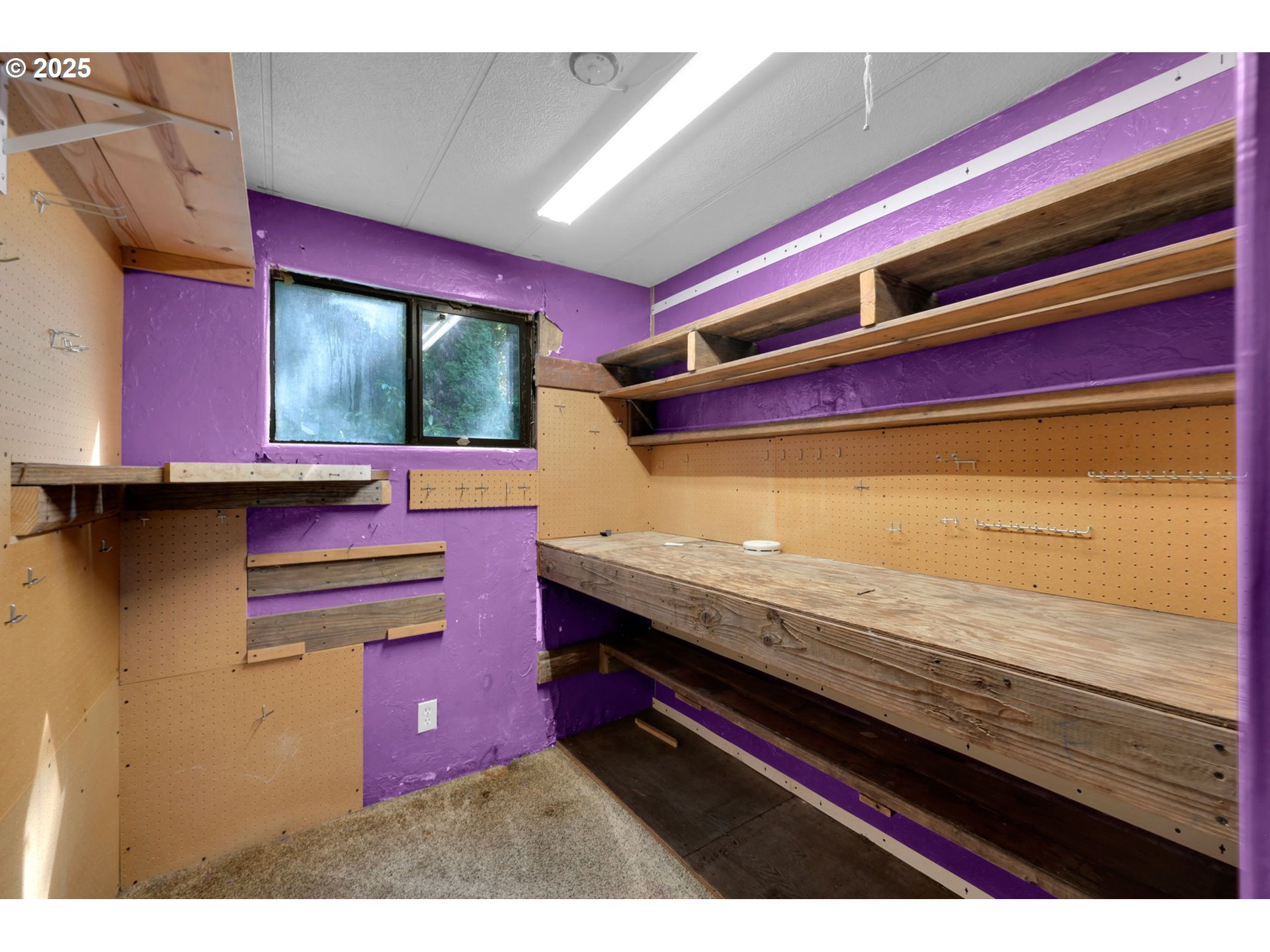 Eugene, Oregon 97403, United States, 1 Bedroom Bedrooms, ,1 BathroomBathrooms,Residential,Pending,200571