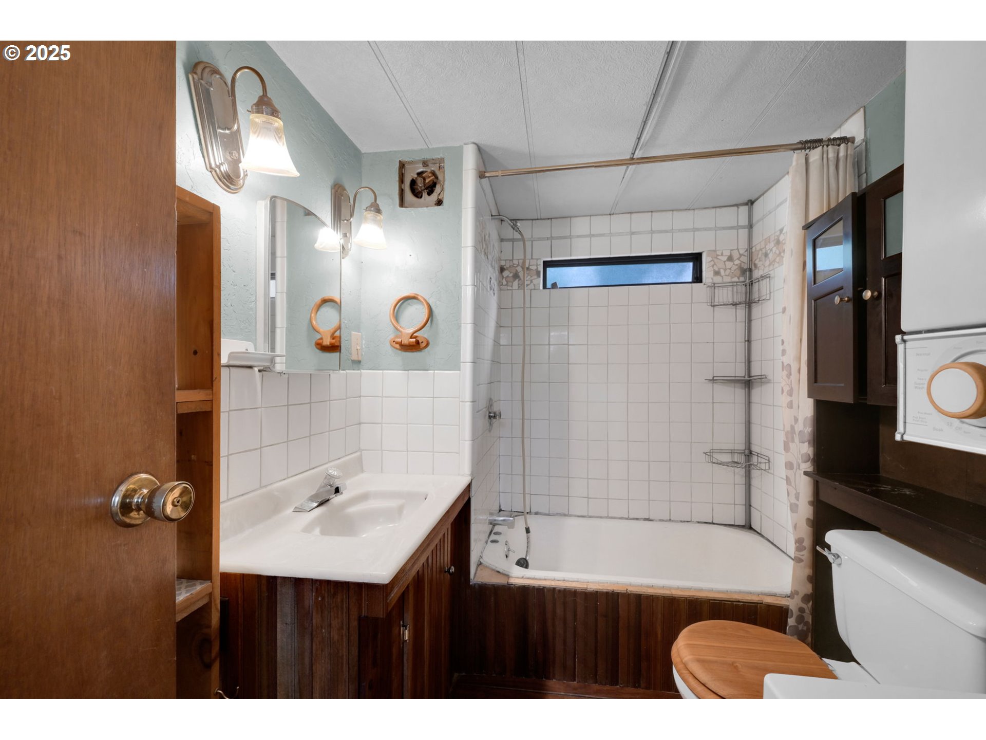 Eugene, Oregon 97403, United States, 1 Bedroom Bedrooms, ,1 BathroomBathrooms,Residential,Pending,200571