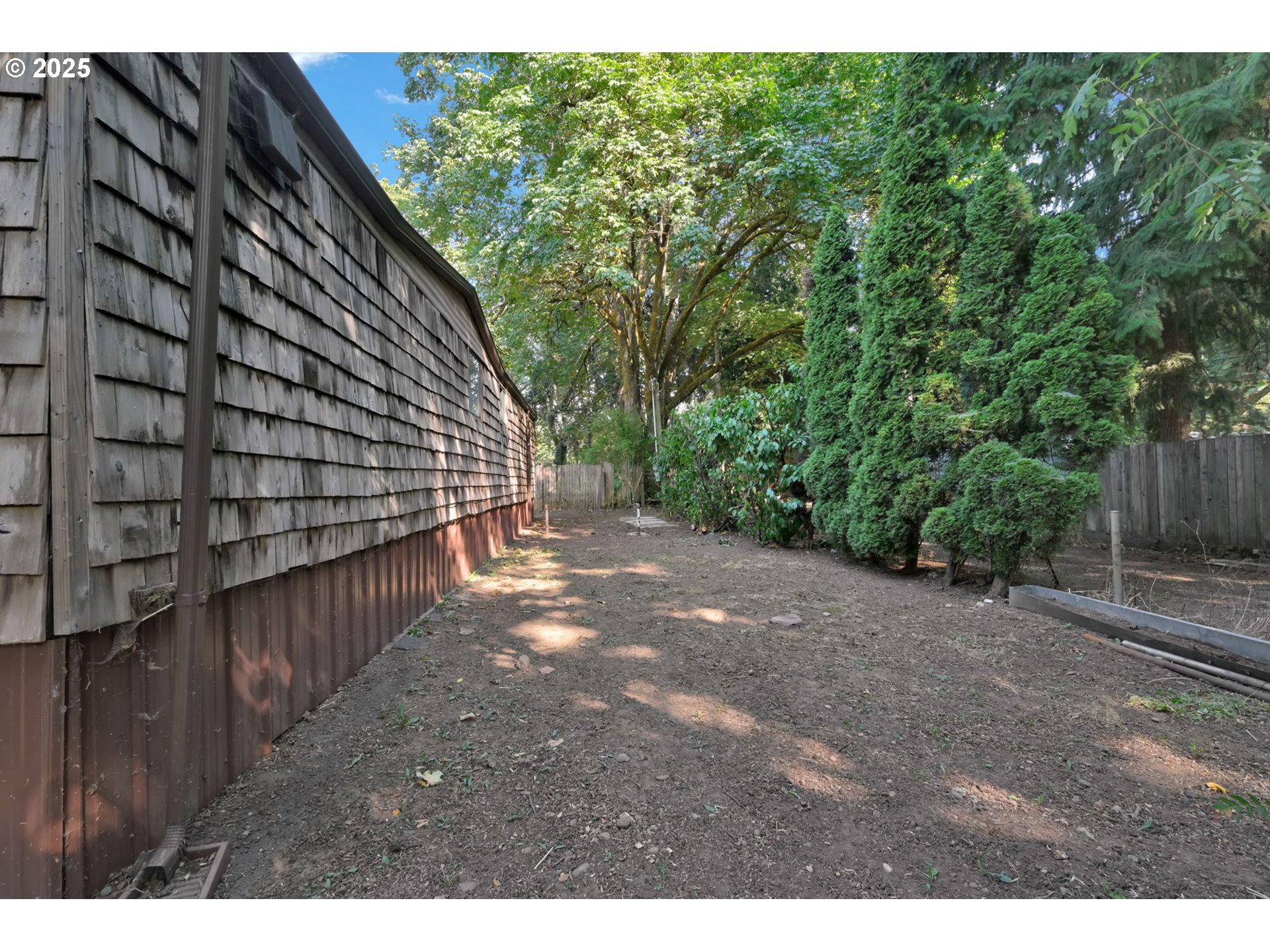 Eugene, Oregon 97403, United States, 1 Bedroom Bedrooms, ,1 BathroomBathrooms,Residential,Pending,200571