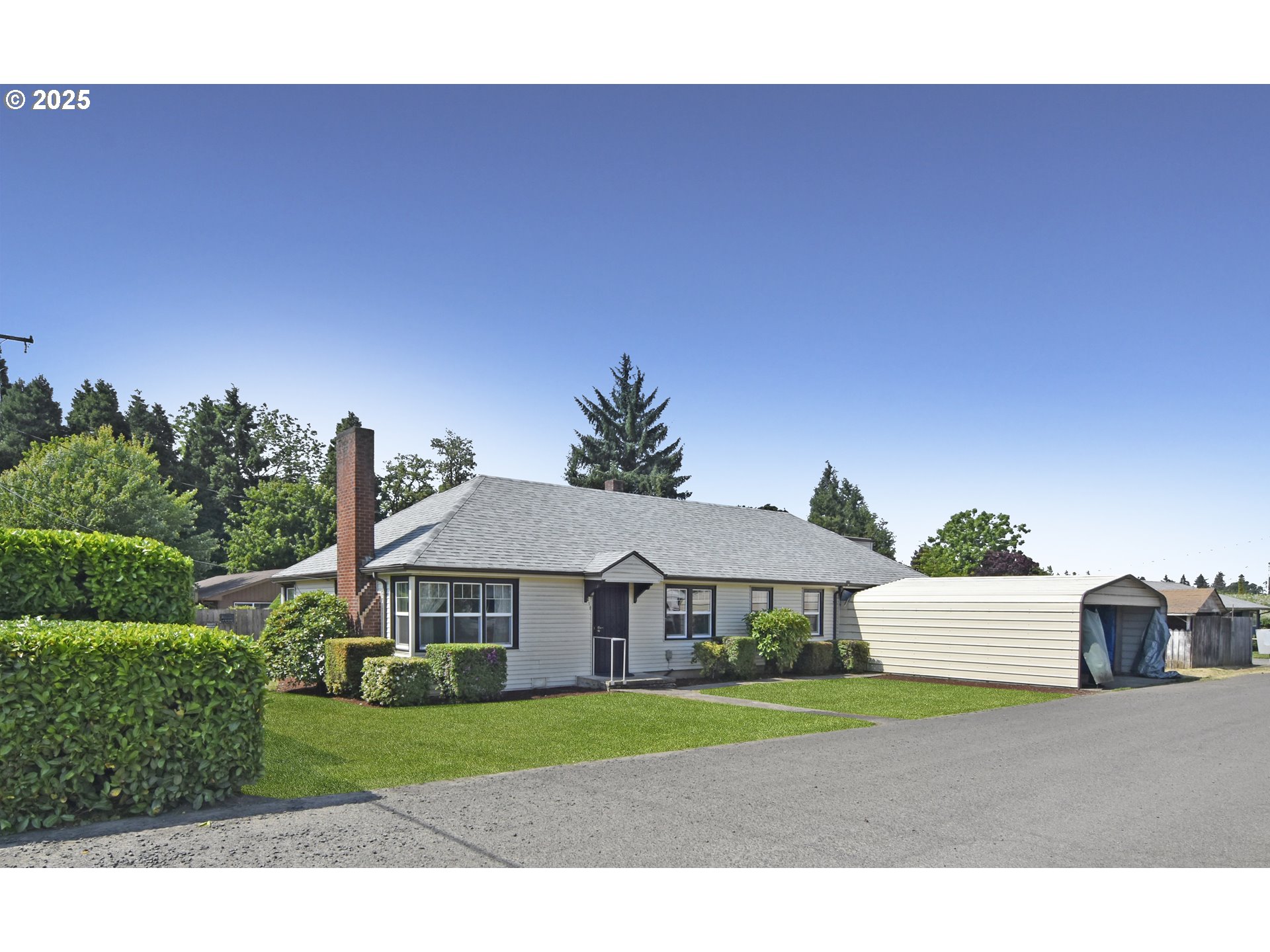 210 HOLEMAN AVE