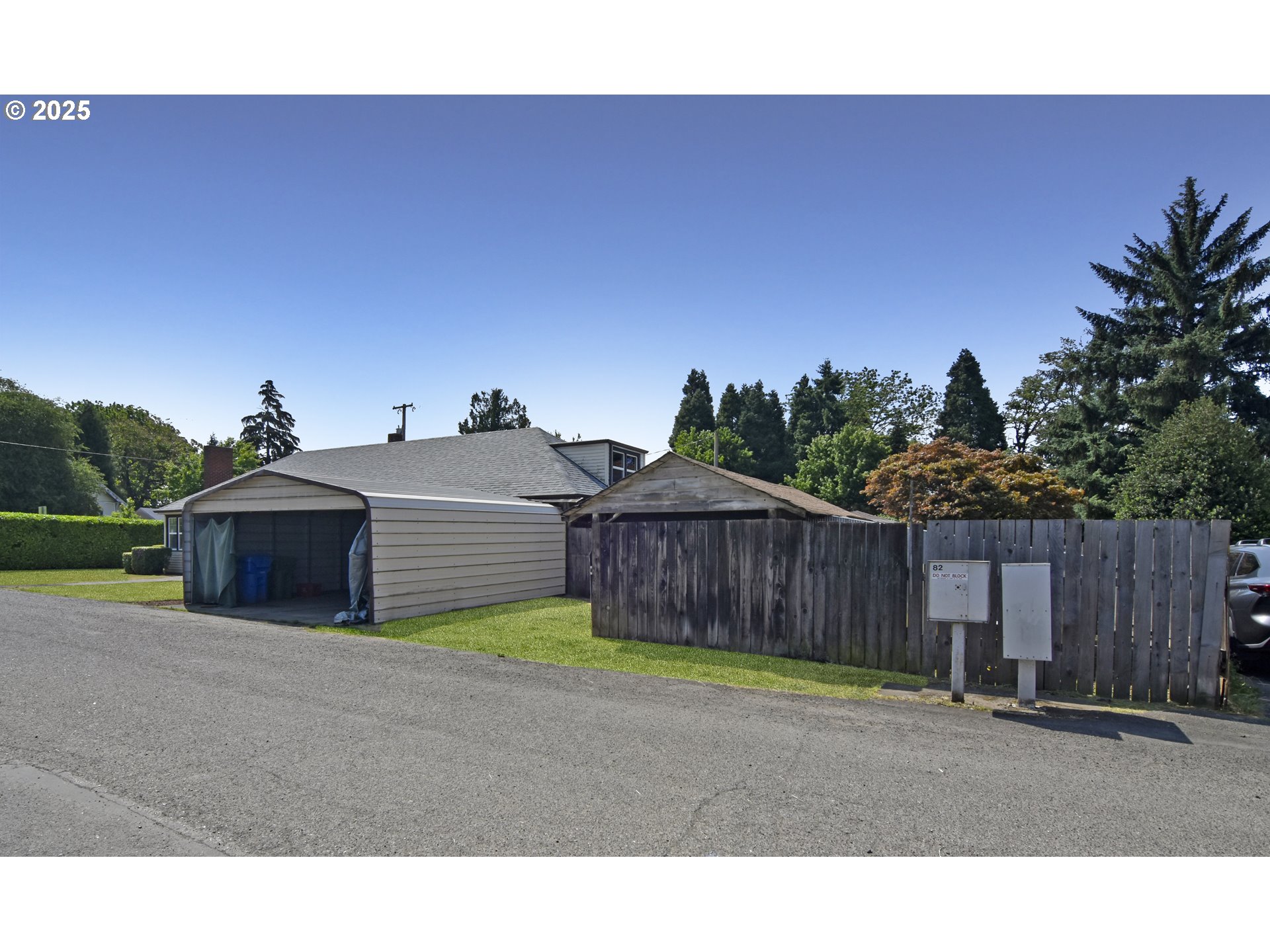 210 HOLEMAN AVE