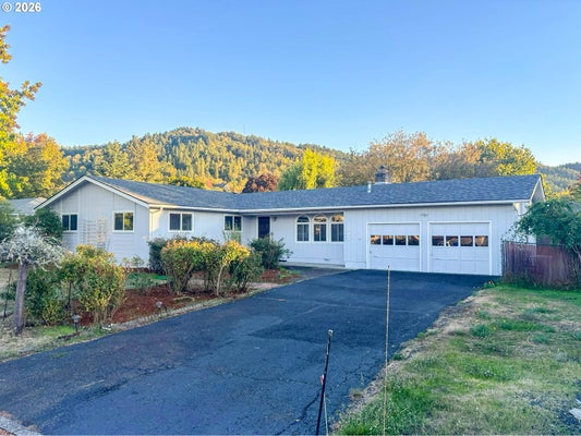 3085 W SHASTA AVE, ROSEBURG, OR 97471 - Image 7b0bfc4f7bb099675ce8b0f5bd8679f2/4025059078