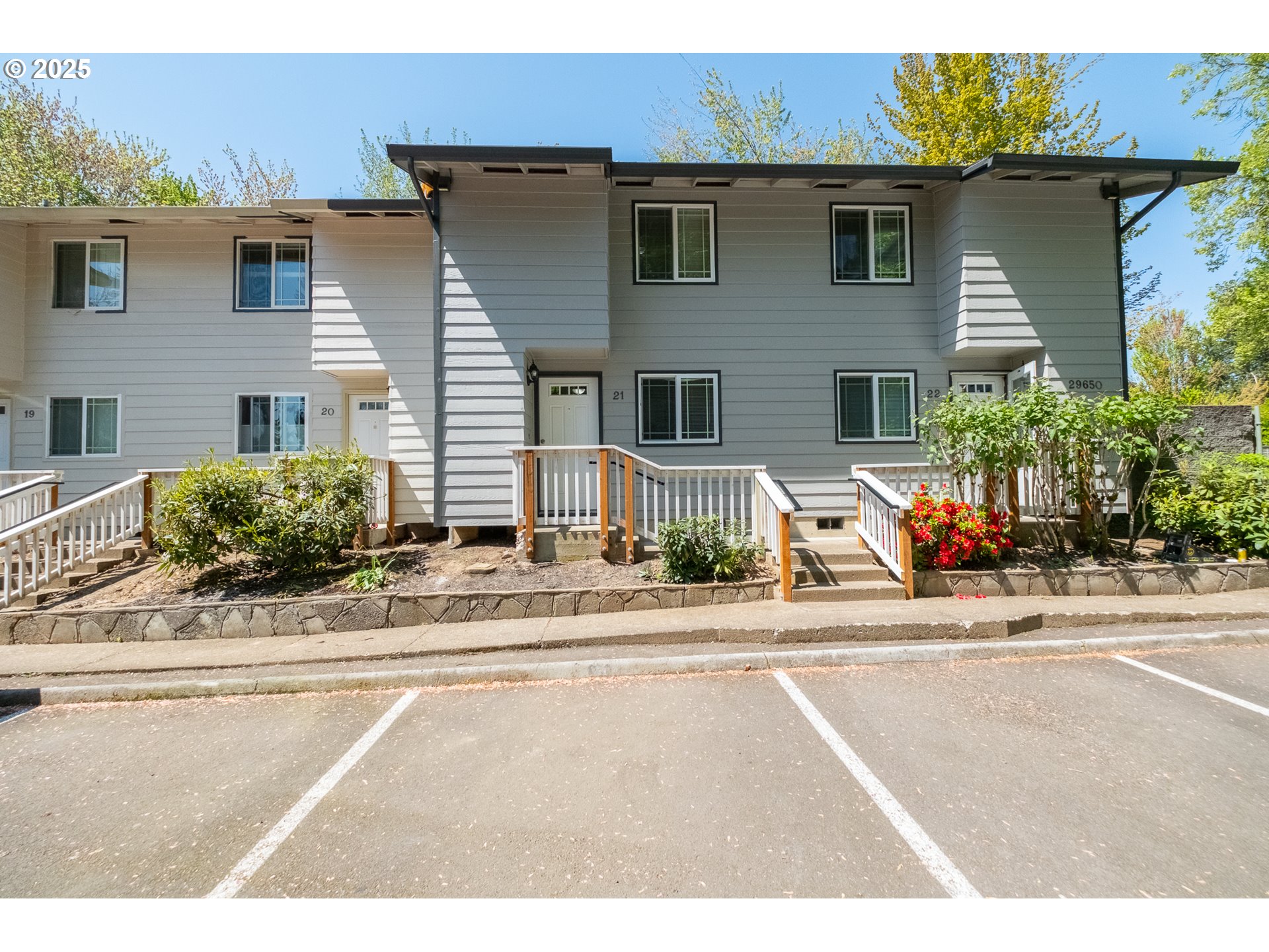 29650 SW COURTSIDE DR #21
