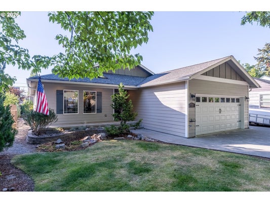 527 26TH AVE, LONGVIEW, WA 98632 - Image 7b17010f3a51c8f03344cc29eabec97d/663259221
