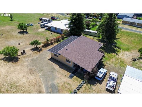 A home in Roseburg