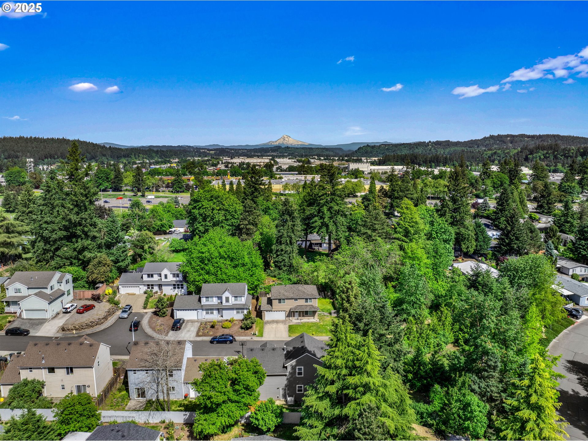 Clackamas, Oregon 97015, United States, 4 Bedrooms Bedrooms, ,3 BathroomsBathrooms,Residential,Pending,126699