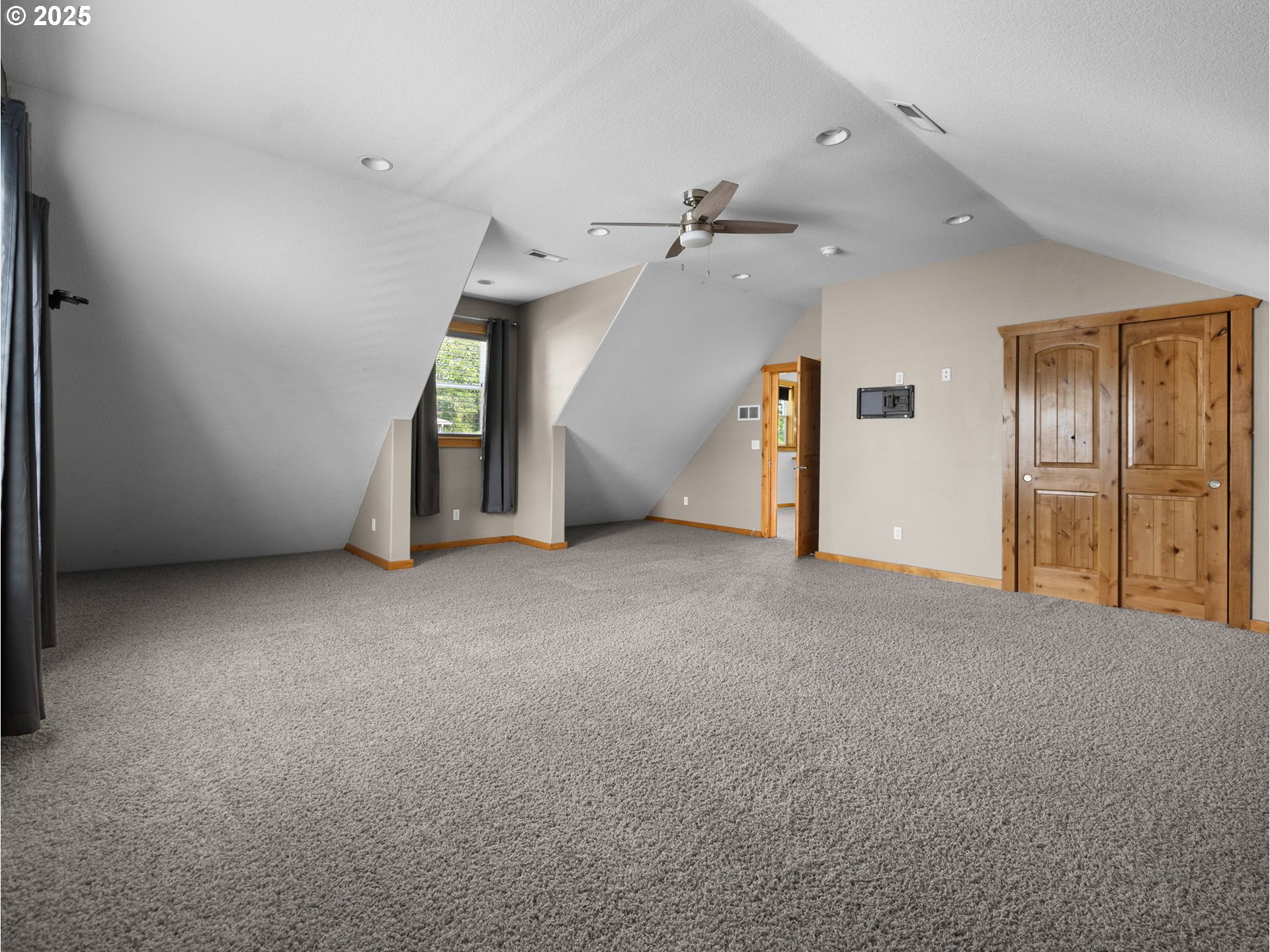 Clackamas, Oregon 97015, United States, 4 Bedrooms Bedrooms, ,3 BathroomsBathrooms,Residential,Pending,126699