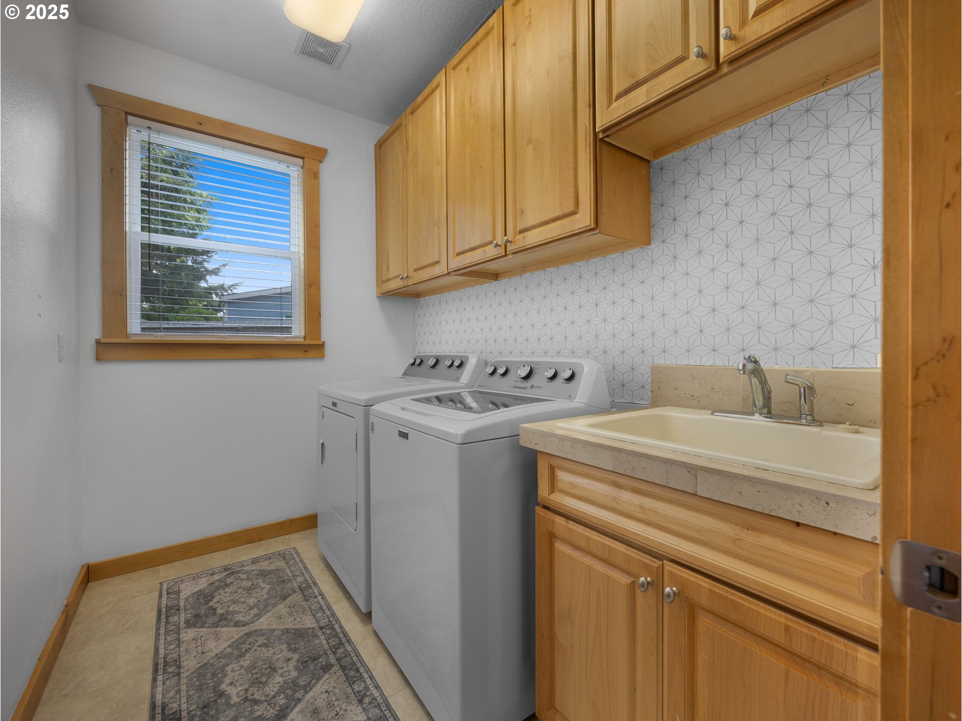 Clackamas, Oregon 97015, United States, 4 Bedrooms Bedrooms, ,3 BathroomsBathrooms,Residential,Pending,126699