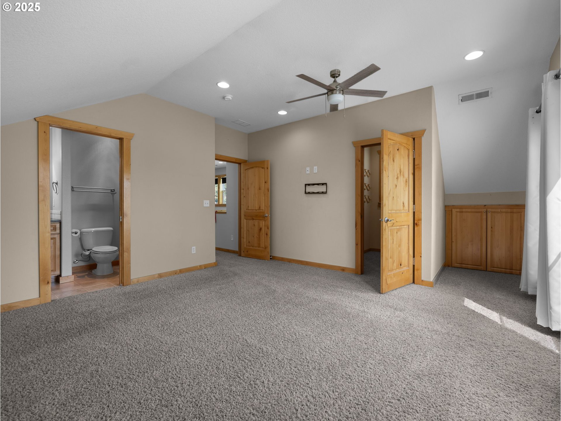 Clackamas, Oregon 97015, United States, 4 Bedrooms Bedrooms, ,3 BathroomsBathrooms,Residential,Pending,126699