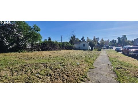 2010 ACADEMY ST Salem OR 97301