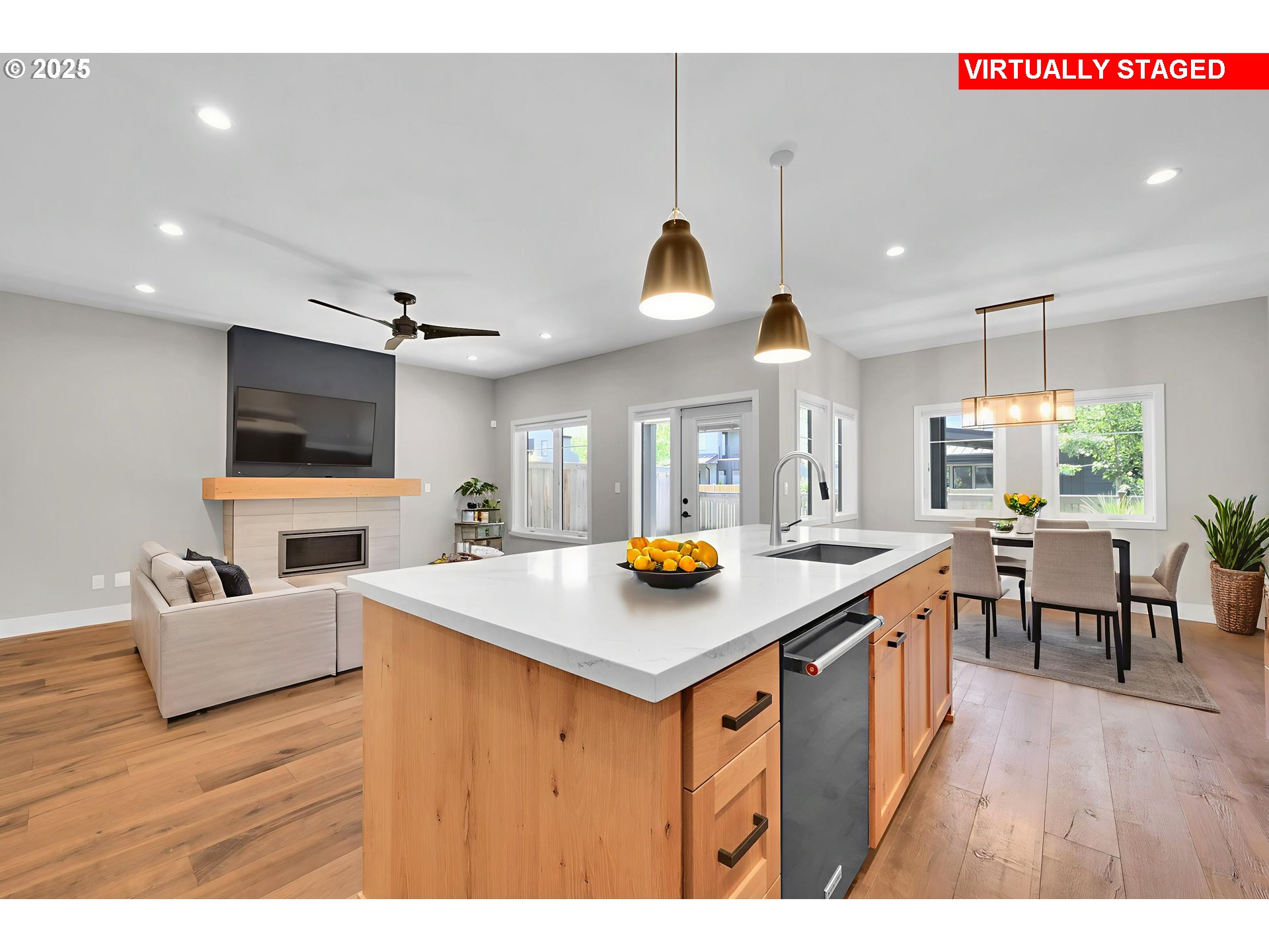 Eugene, Oregon 97408, United States, 3 Bedrooms Bedrooms, ,3 BathroomsBathrooms,Residential,Active,142626