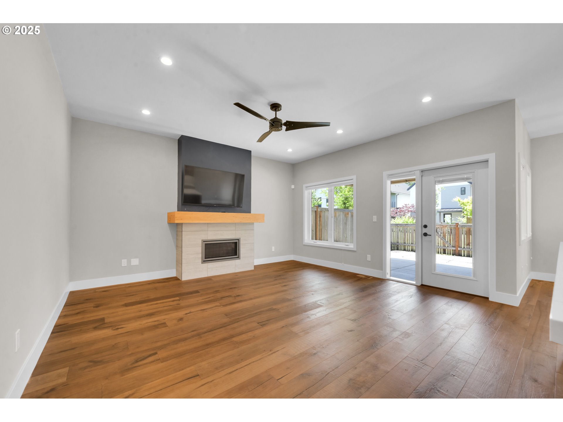 Eugene, Oregon 97408, United States, 3 Bedrooms Bedrooms, ,3 BathroomsBathrooms,Residential,Active,142626