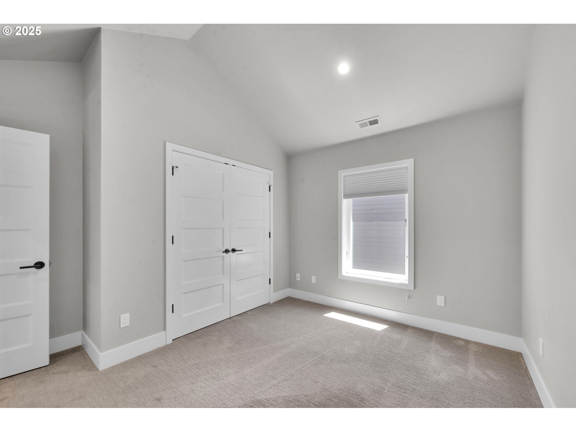 Eugene, Oregon 97408, United States, 3 Bedrooms Bedrooms, ,3 BathroomsBathrooms,Residential,Active,142626