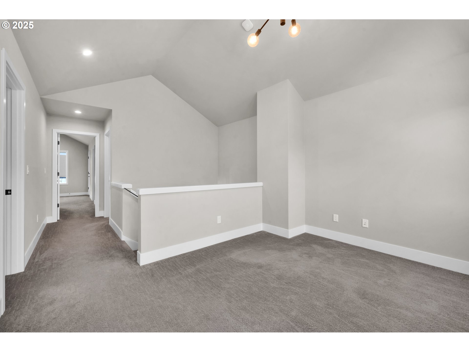 Eugene, Oregon 97408, United States, 3 Bedrooms Bedrooms, ,3 BathroomsBathrooms,Residential,Active,142626