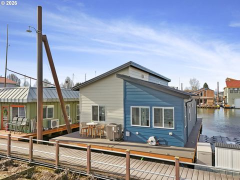 18989 NE Marine DR A6 Portland OR 97230