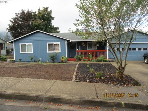 656 W HARRISON ST Roseburg OR 97471