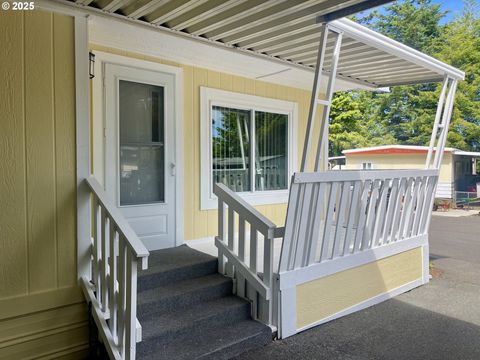 630 SHOREPINES HTS Coos Bay OR 97420