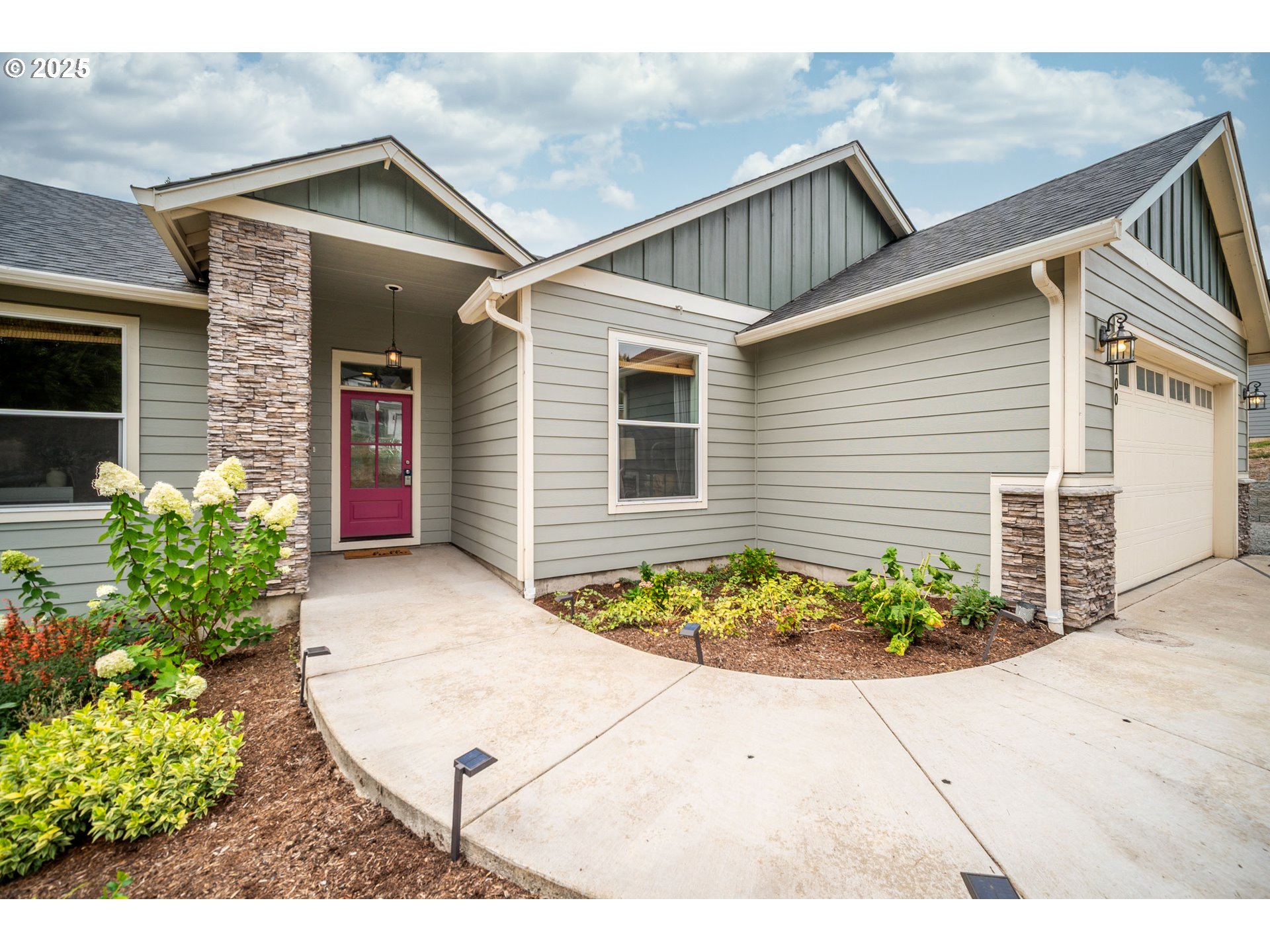 100 NOVA LN