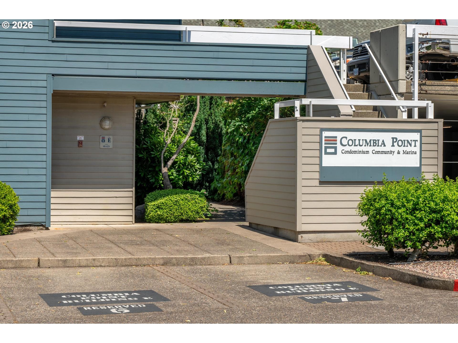 113 N HAYDEN BAY DR