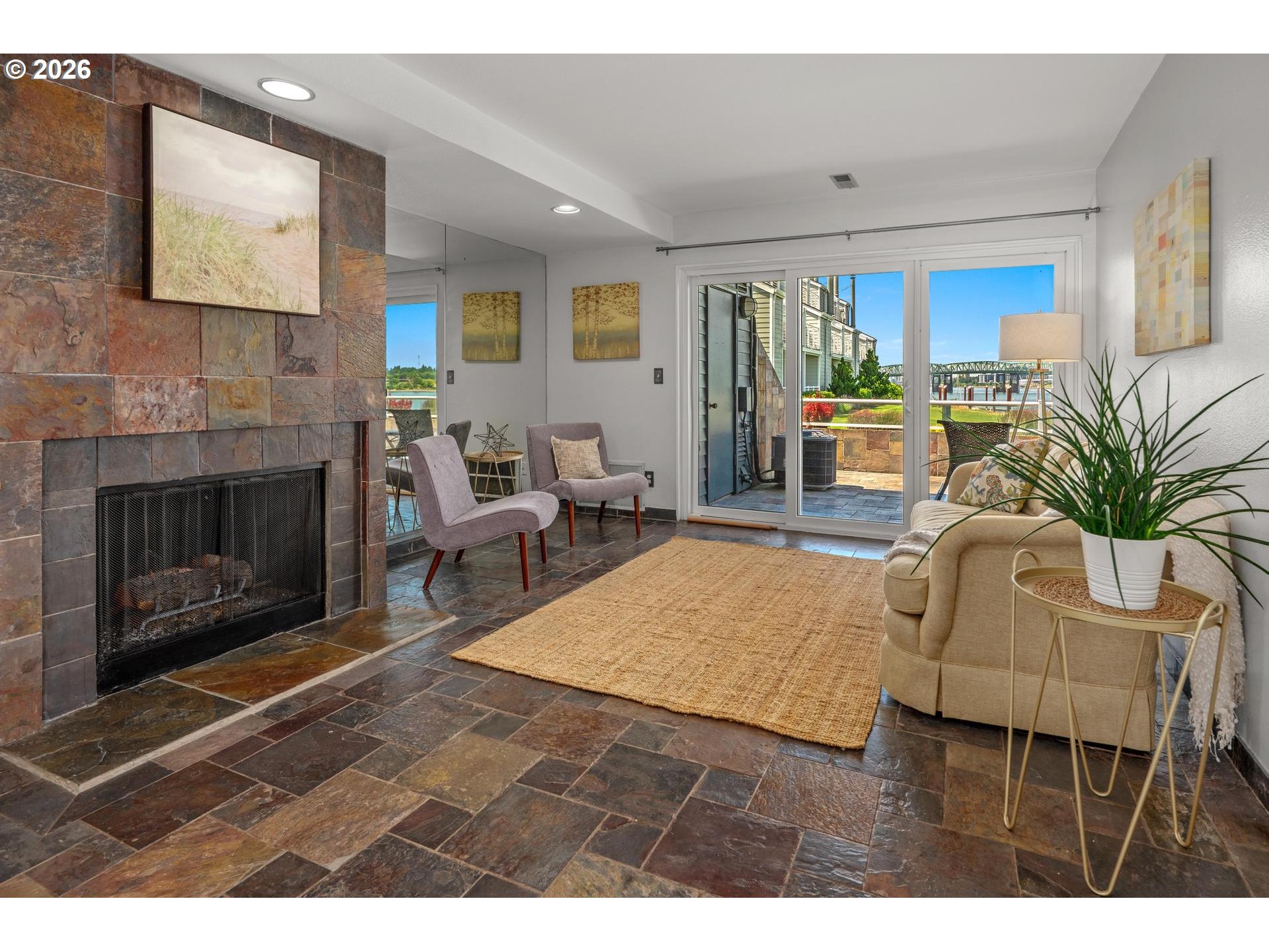 113 N HAYDEN BAY DR