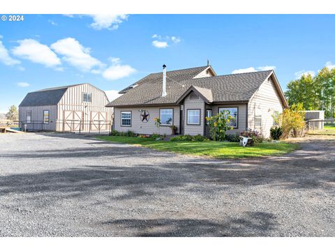 A home in Powell Butte