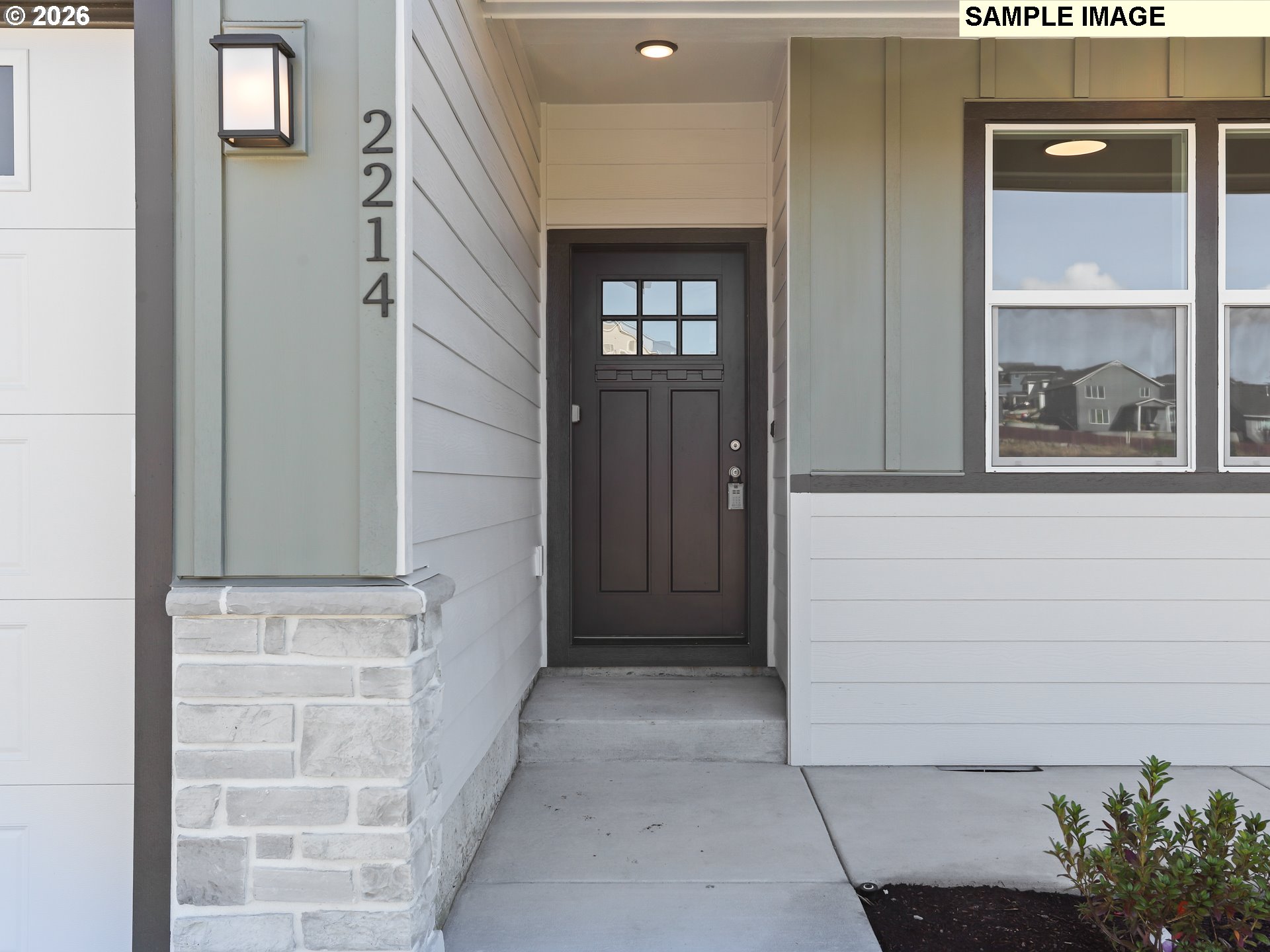 2221 E JUNIPER CIR 15
