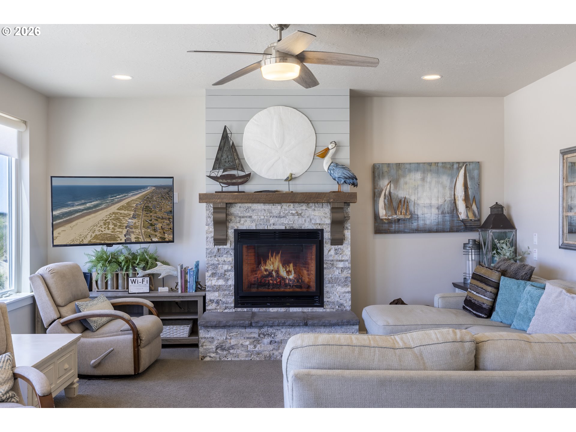 214 NW OCEANIA DR