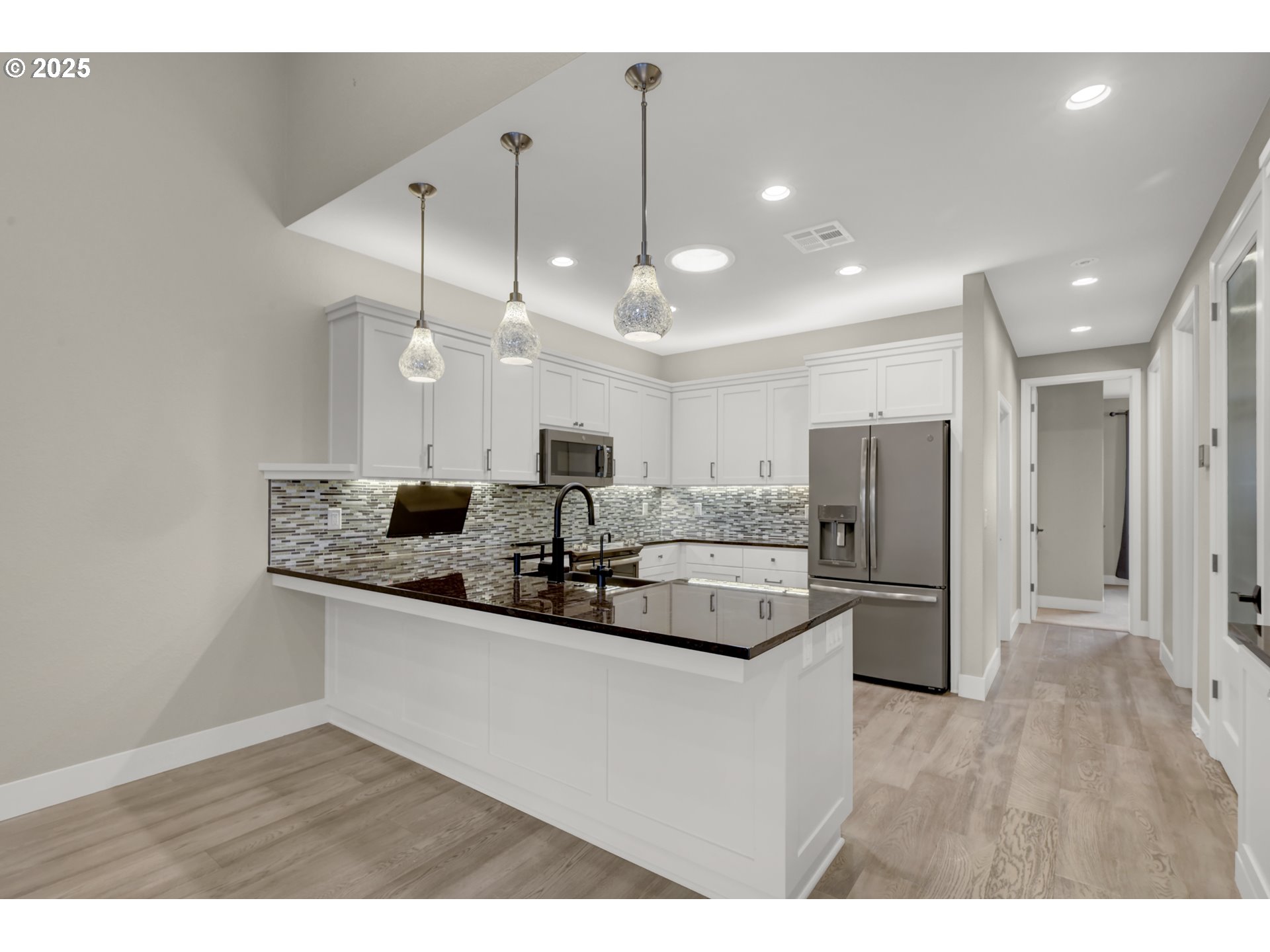 Eugene, Oregon 97408, United States, 3 Bedrooms Bedrooms, ,2 BathroomsBathrooms,Residential,Pending,251662