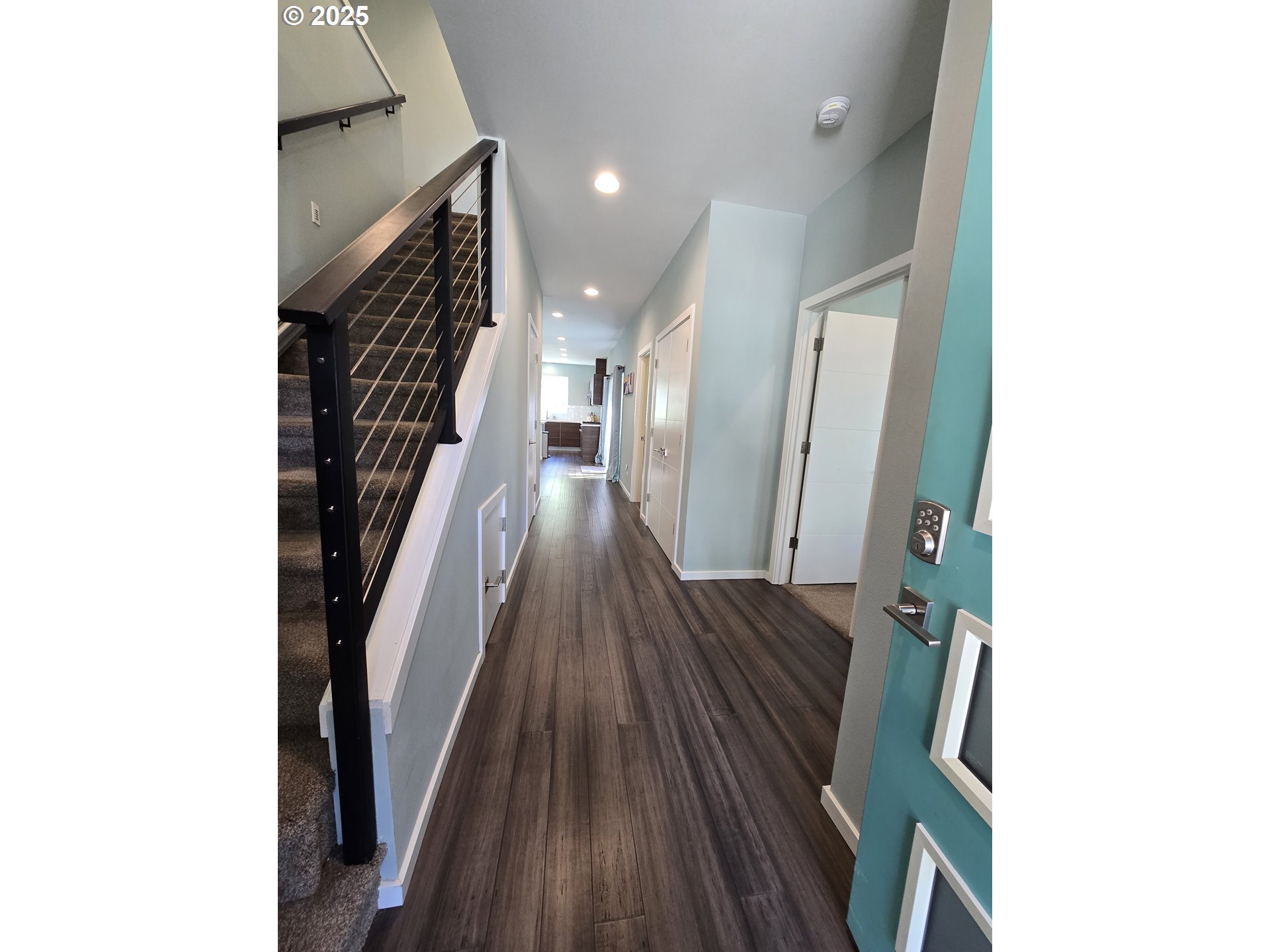 202 NW QUAIL GARDENS PL