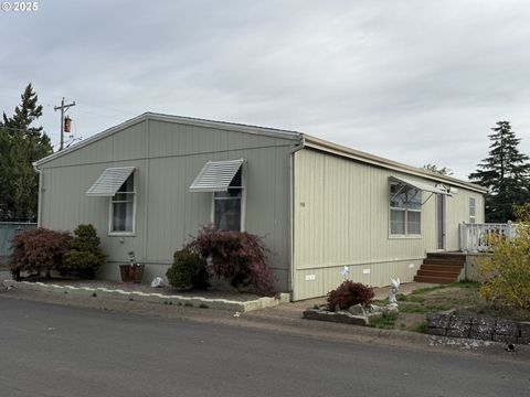 1800 LAKEWOOD CT 158 Eugene OR 97402