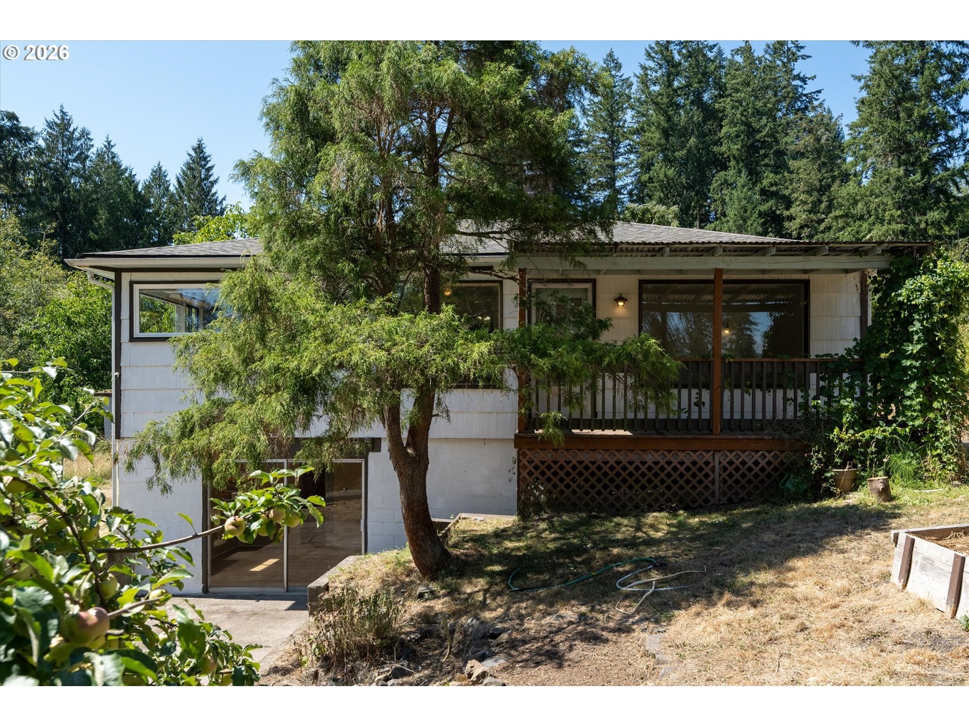 205 N MAPLE HILL RD