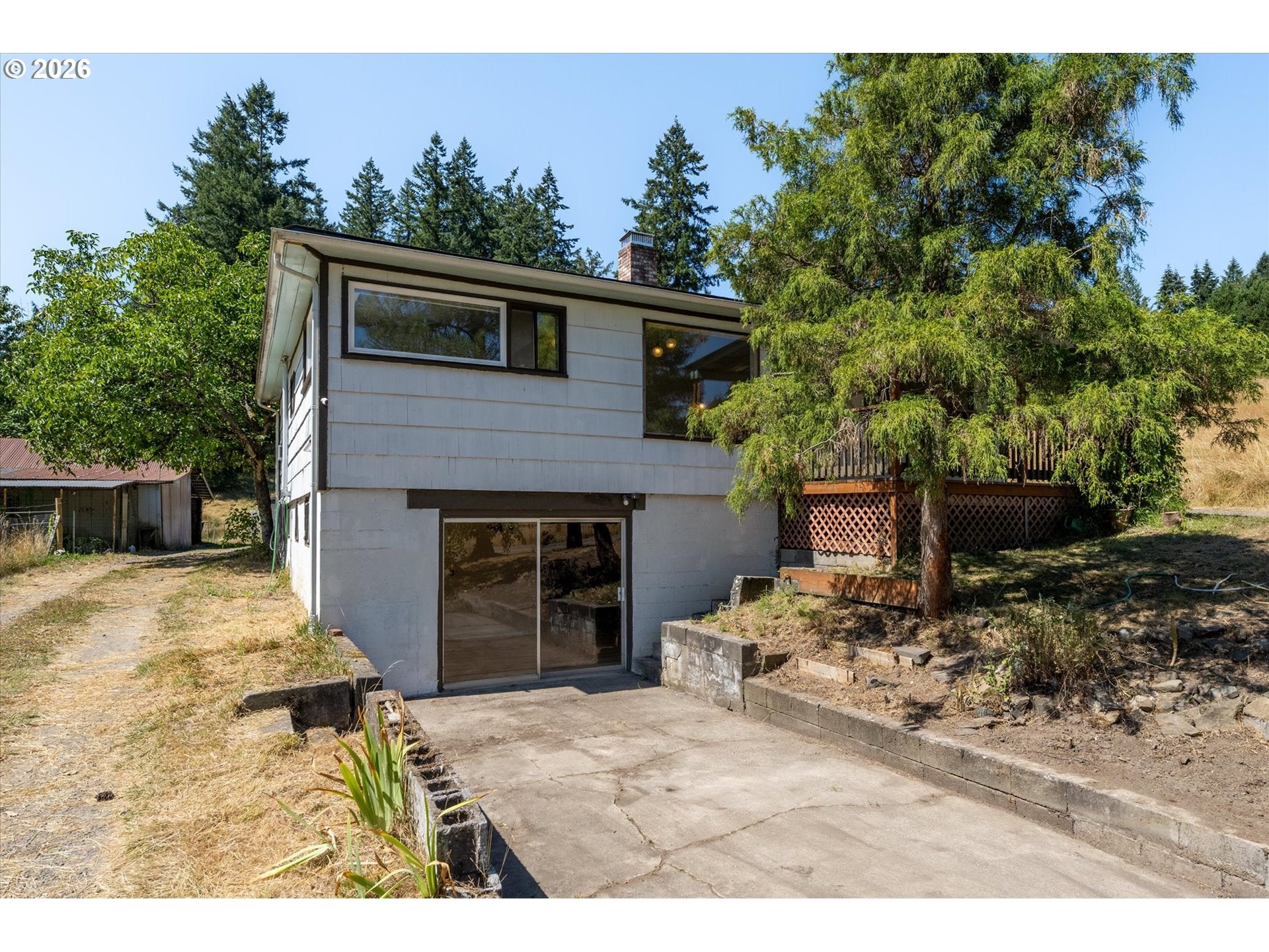 205 N MAPLE HILL RD