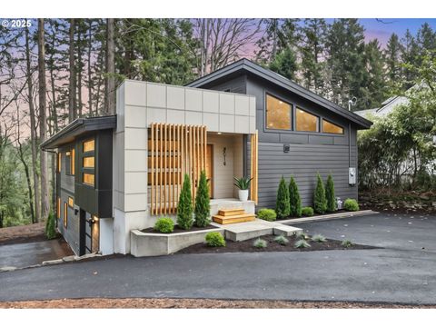 8014 SW 54TH AVE Portland OR 97219