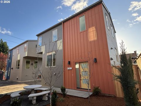 5353 SE STARK ST Portland OR 97215