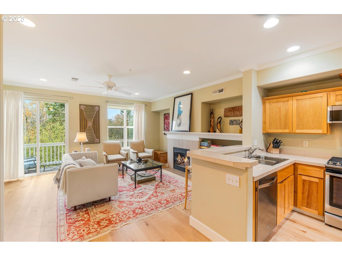 10124 NW BRIGHTON LN