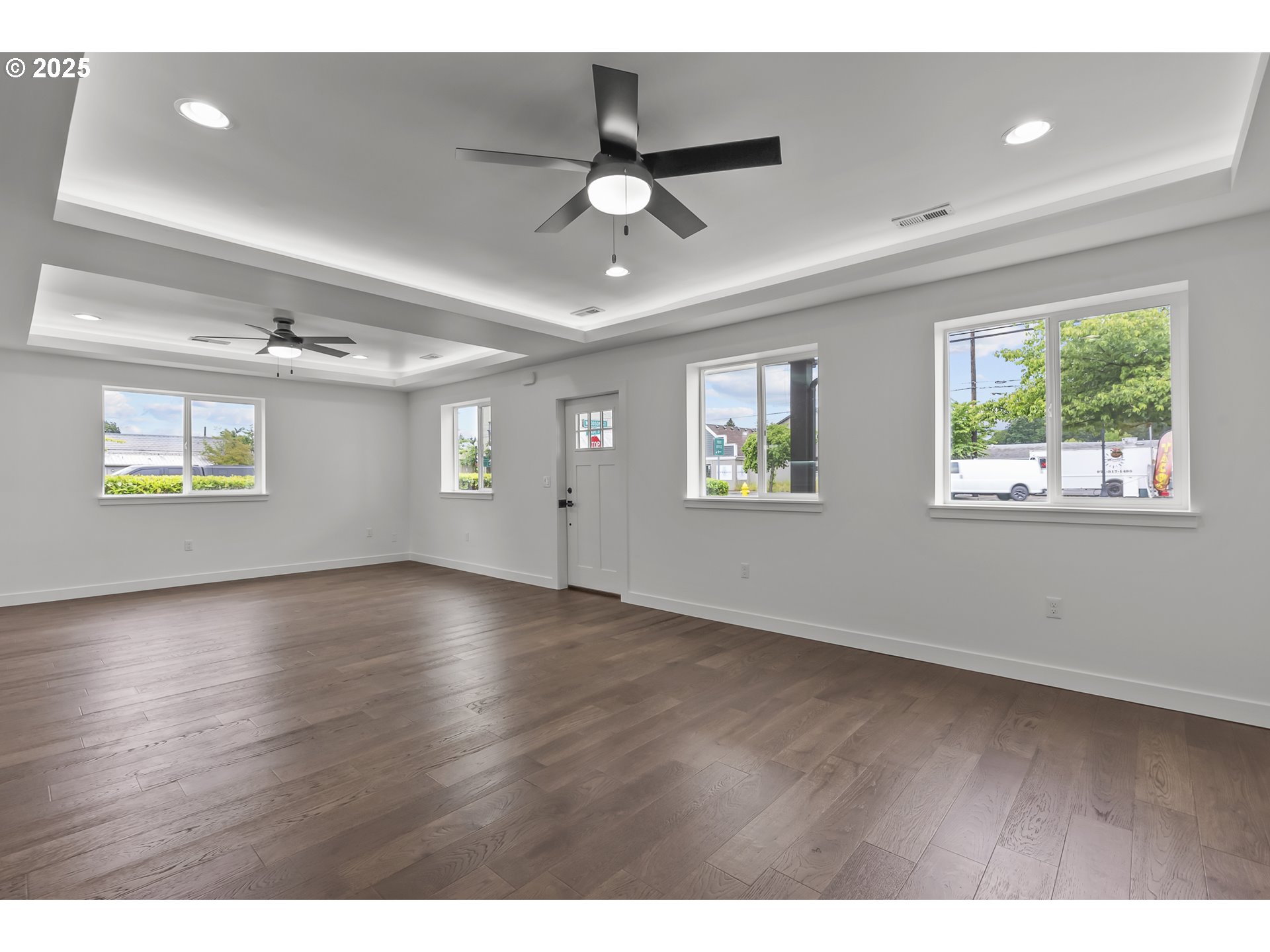 413 S TRADE ST