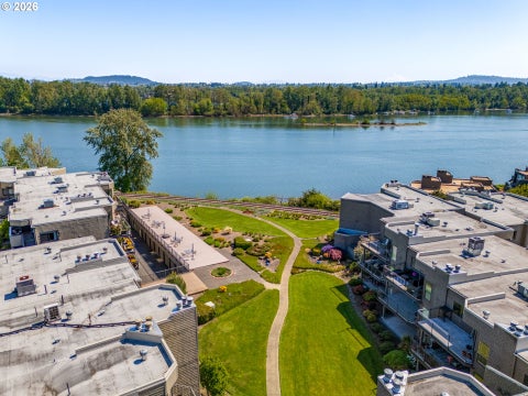 Featured picture for the property 762423944