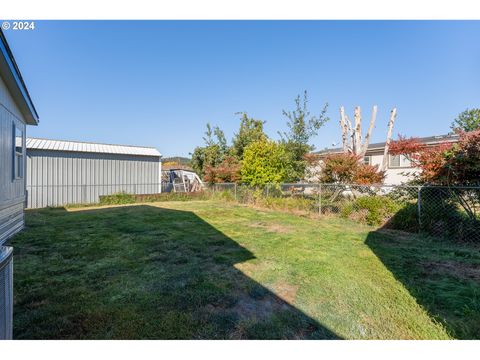 A home in Sutherlin