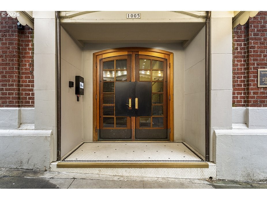 1005 SW PARK AVE 501