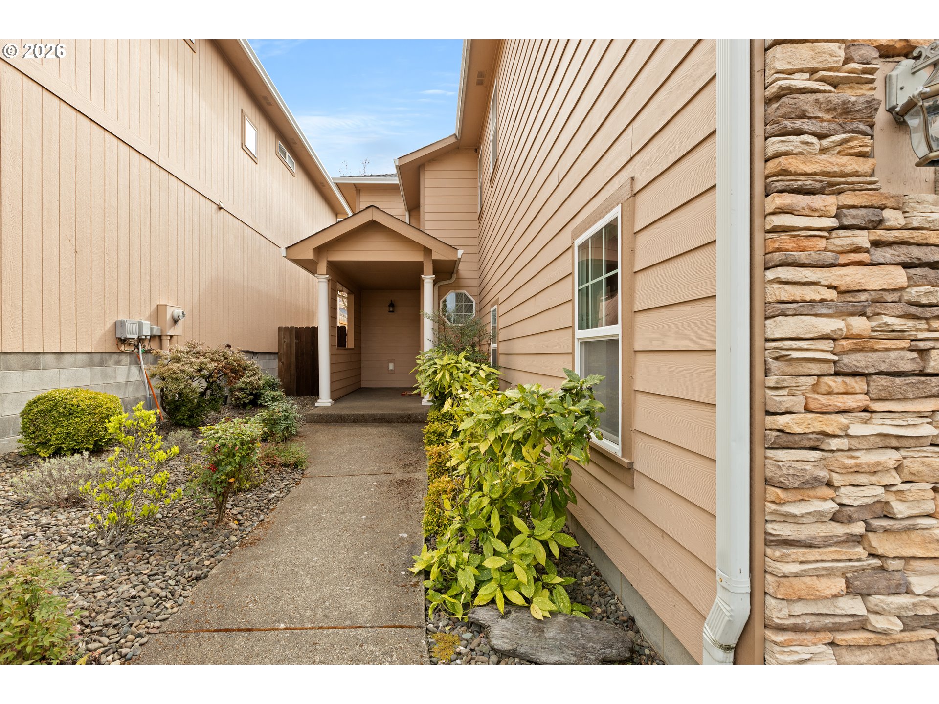 1463 FOUR SEASONS DR