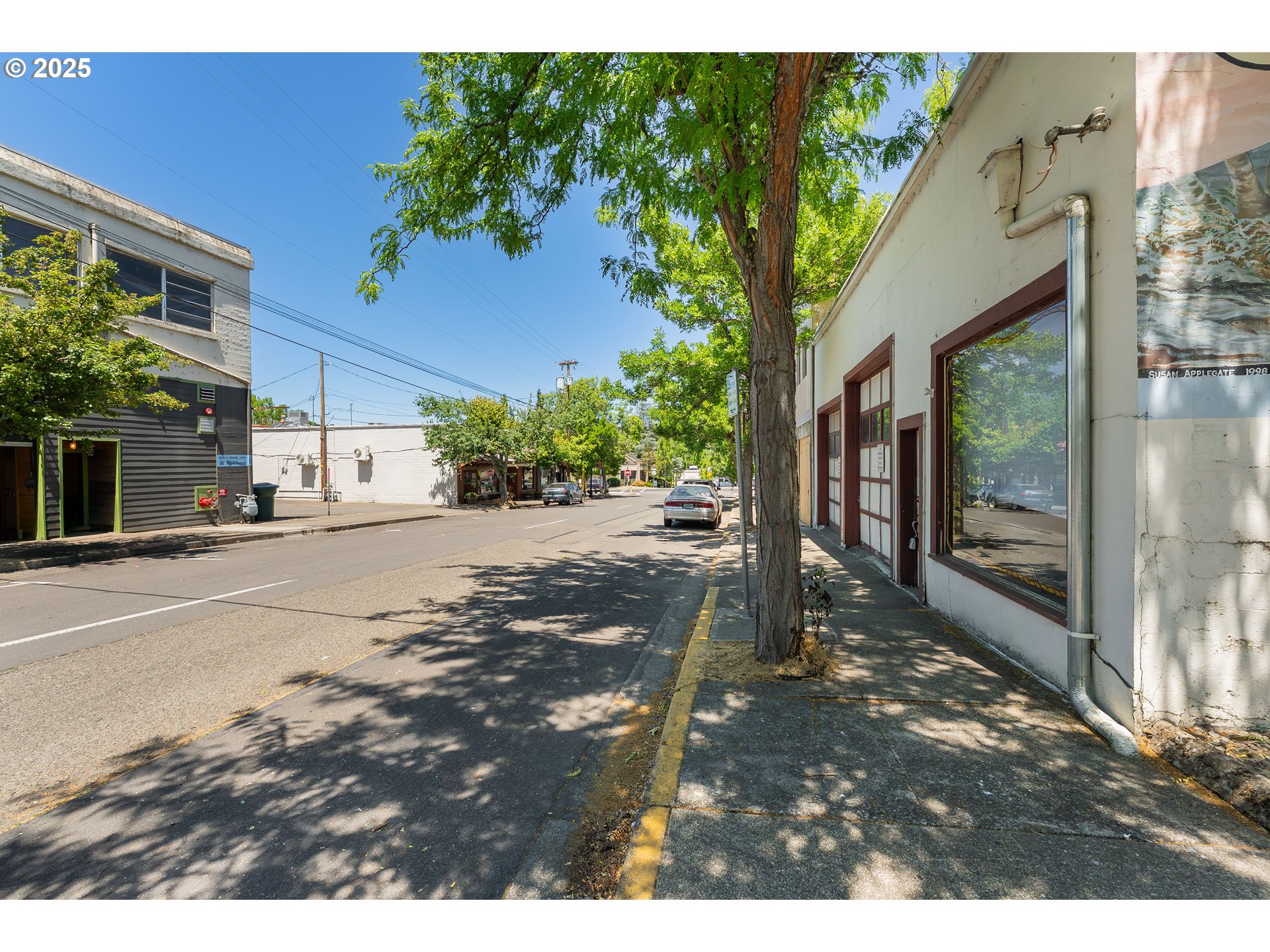 439 SE MAIN ST