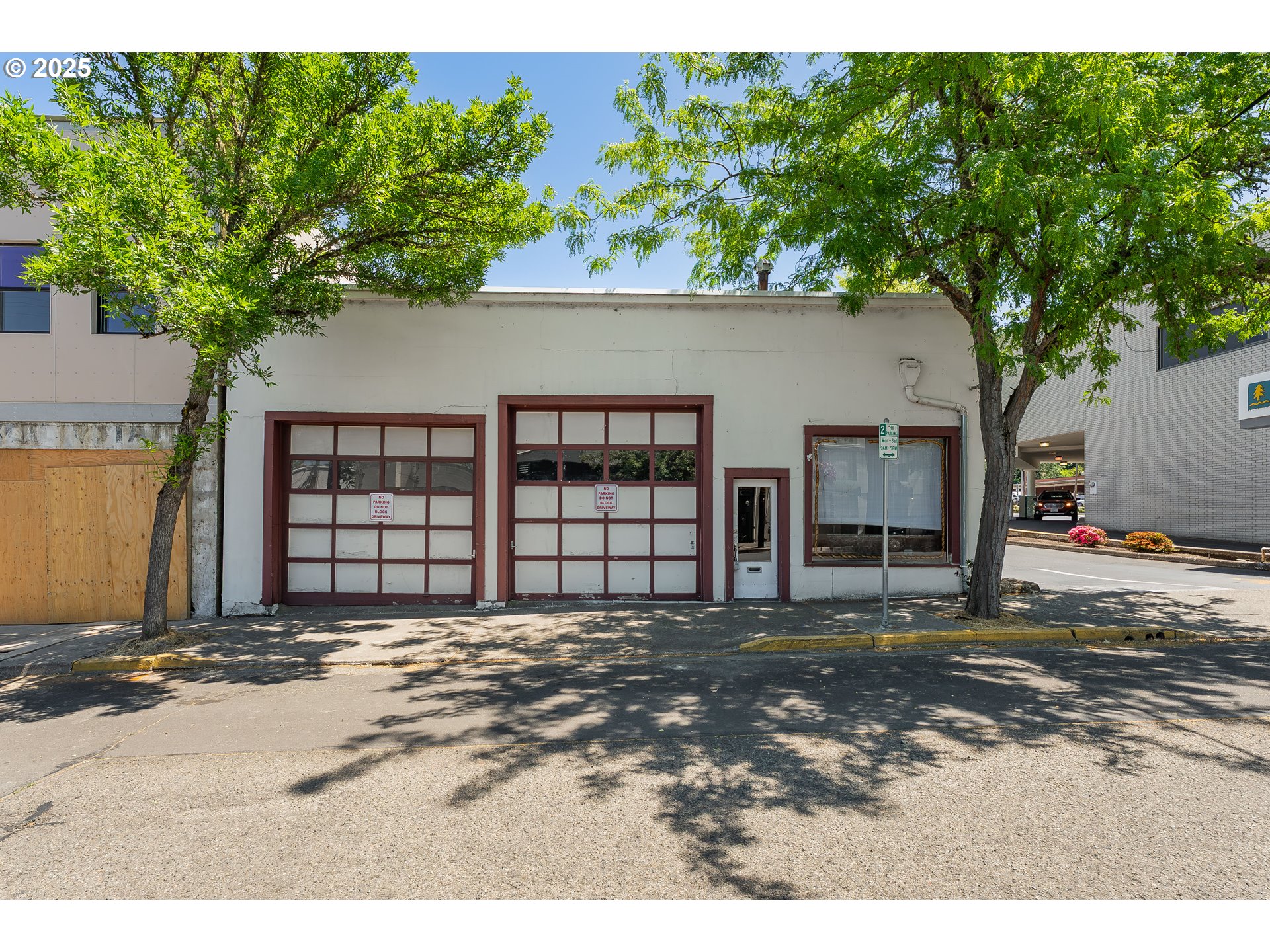 439 SE MAIN ST