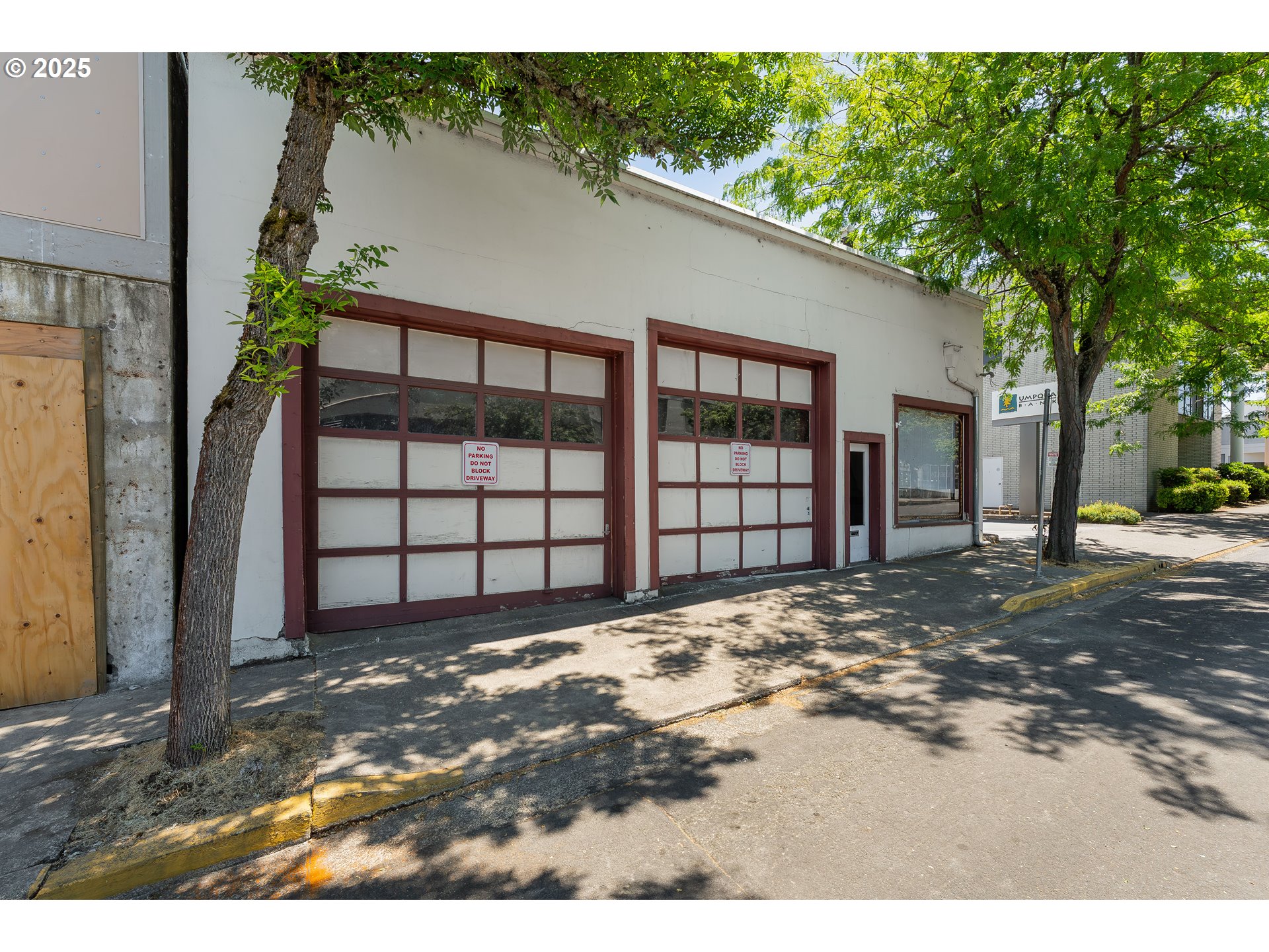 439 SE MAIN ST